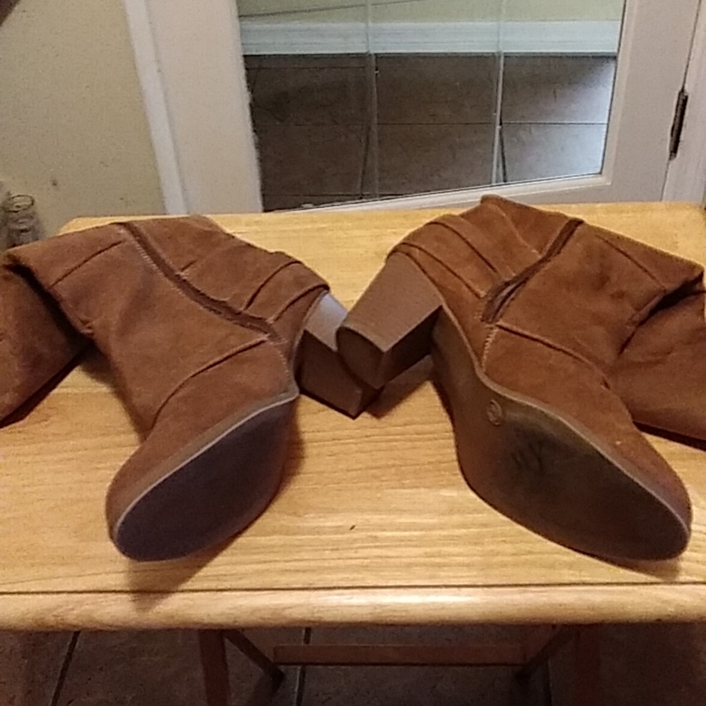 Women boots - Picture 2 of 2